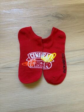 FRIENDS - Central Perk Red Ankle Socks